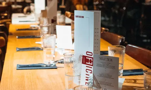 L'Officine Lausanne — vue intérieure de la brasserie